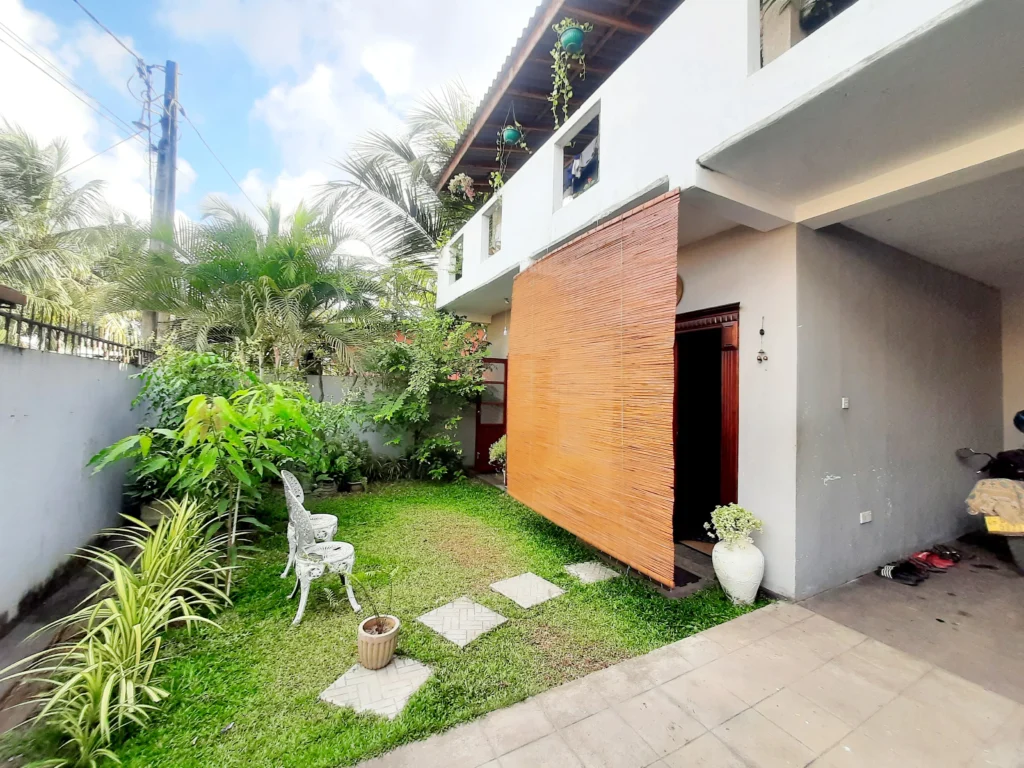 Two story house for sale in Wellampitiya Brendiyawatta Reference AA 1255